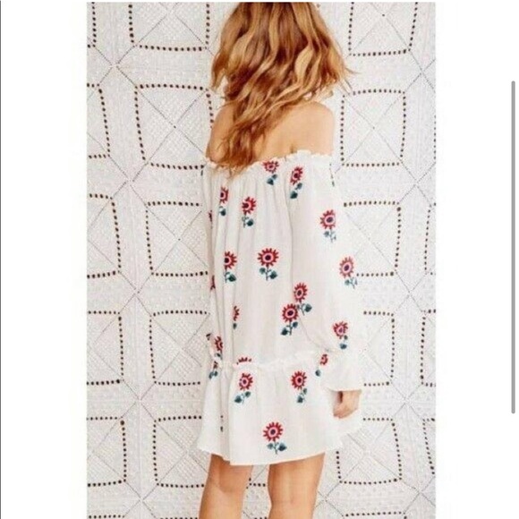 Stone Cold Fox Lily Lolita Dress Off Shoulder Silk Red White Floral Mini Daisy ✨ - Picture 3 of 10